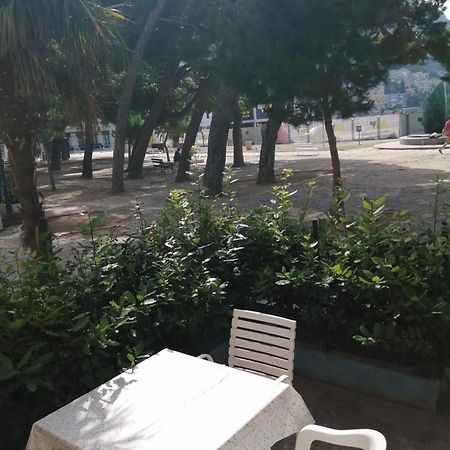 Omis Apartment On The Beach מראה חיצוני תמונה