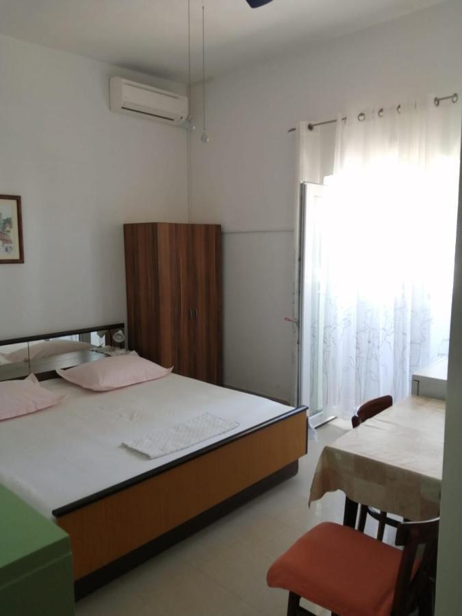 Omis Apartment On The Beach מראה חיצוני תמונה