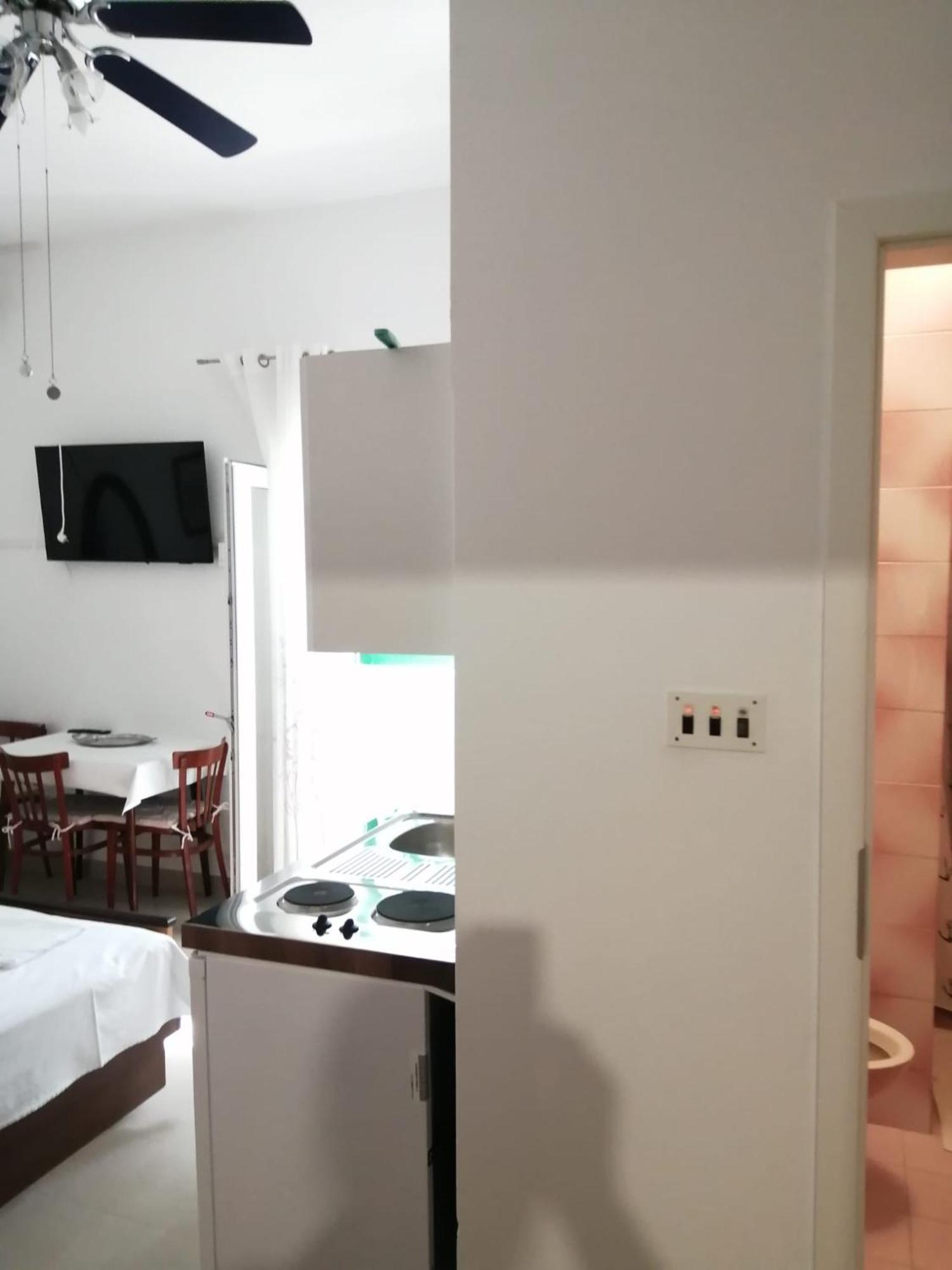 Omis Apartment On The Beach מראה חיצוני תמונה