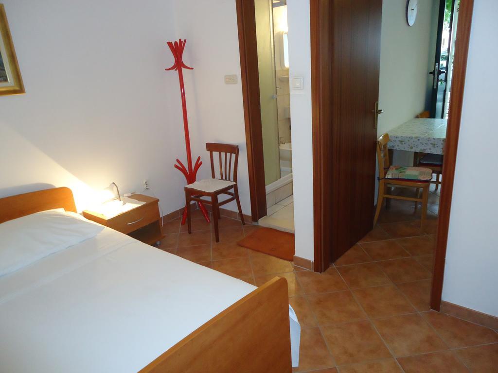 Omis Apartment On The Beach מראה חיצוני תמונה