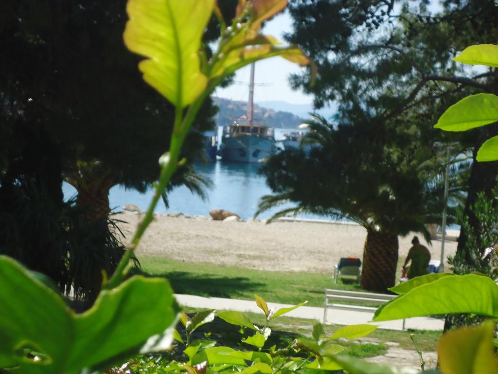 Omis Apartment On The Beach מראה חיצוני תמונה