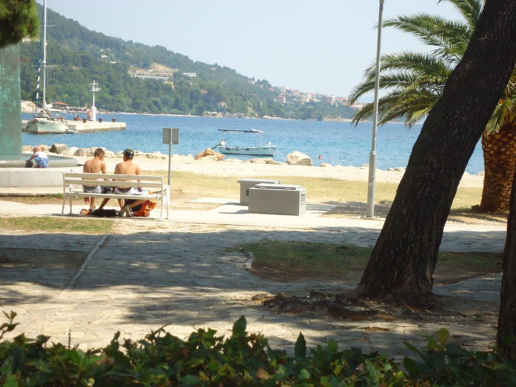 Omis Apartment On The Beach מראה חיצוני תמונה
